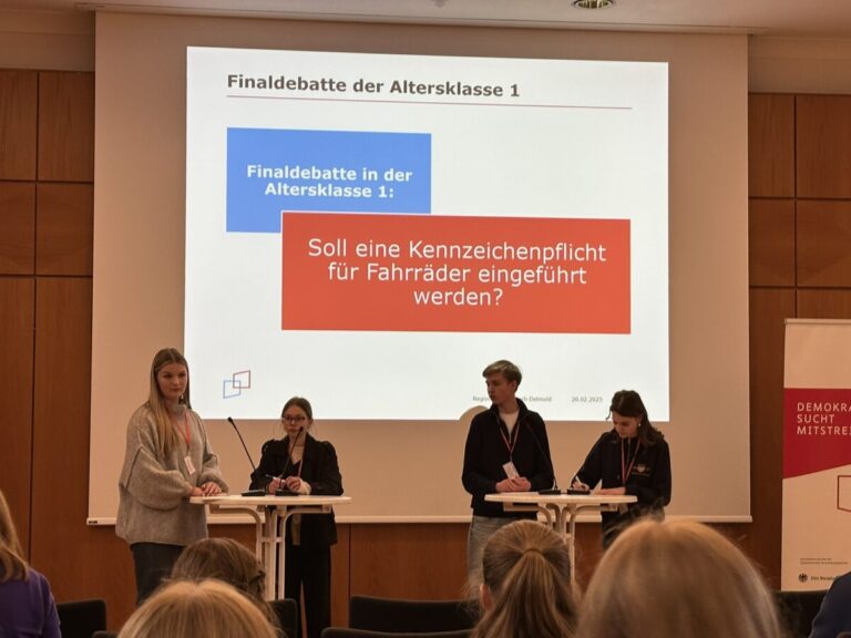 Marienschüler gewinnt Regionalwettbewerb von Jugend debattiert